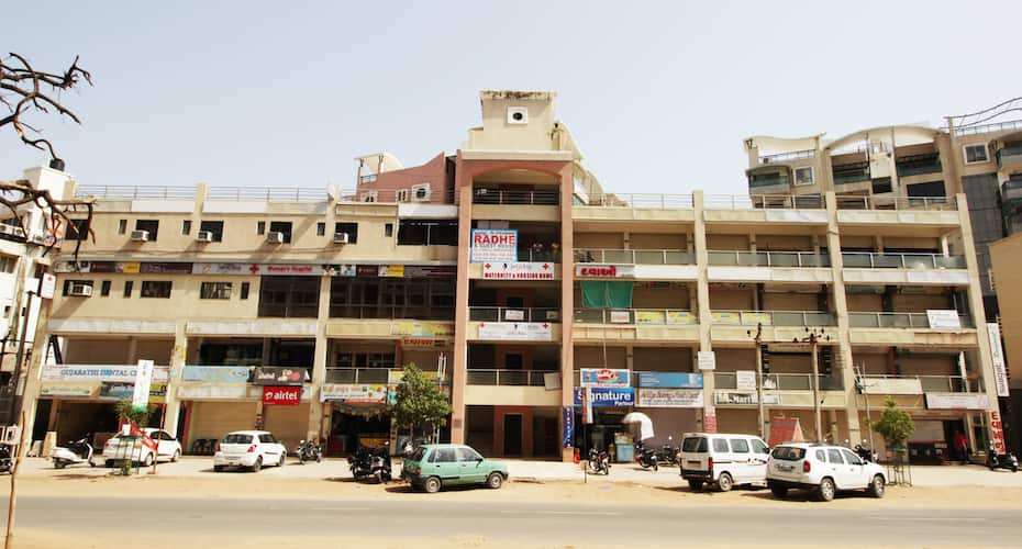 Hotel Radhe Guest House, Ahmedabad 1
